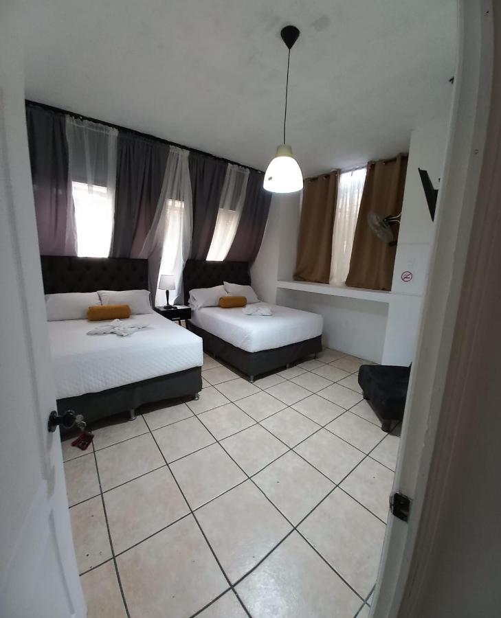 Global Airport Inn Free Shuttle Guatemala City Екстер'єр фото