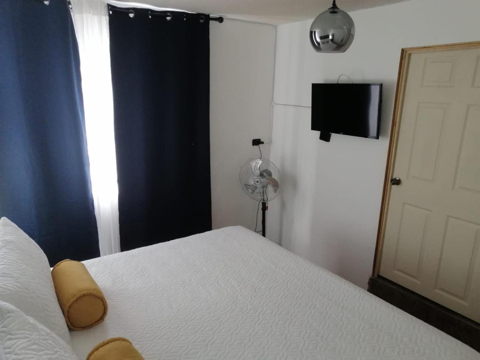 Global Airport Inn Free Shuttle Guatemala City Екстер'єр фото