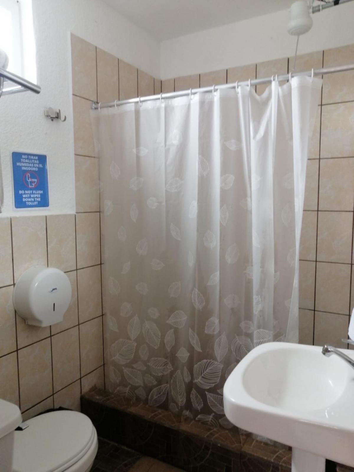 Global Airport Inn Free Shuttle Guatemala City Екстер'єр фото